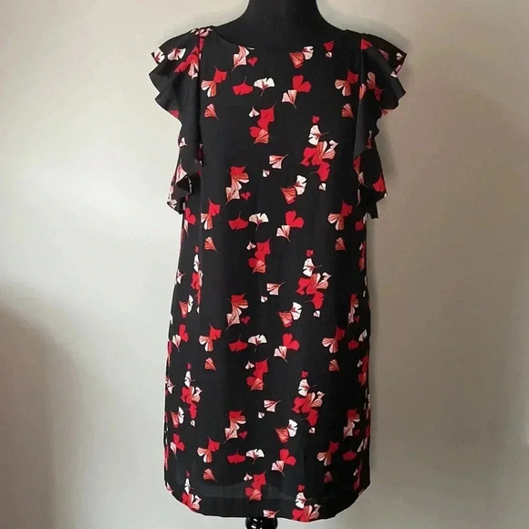 🎉HOST PICK 🎉Banana Republic | Floral Flutter Sleeve Shift Dress - Picture 4 of 10